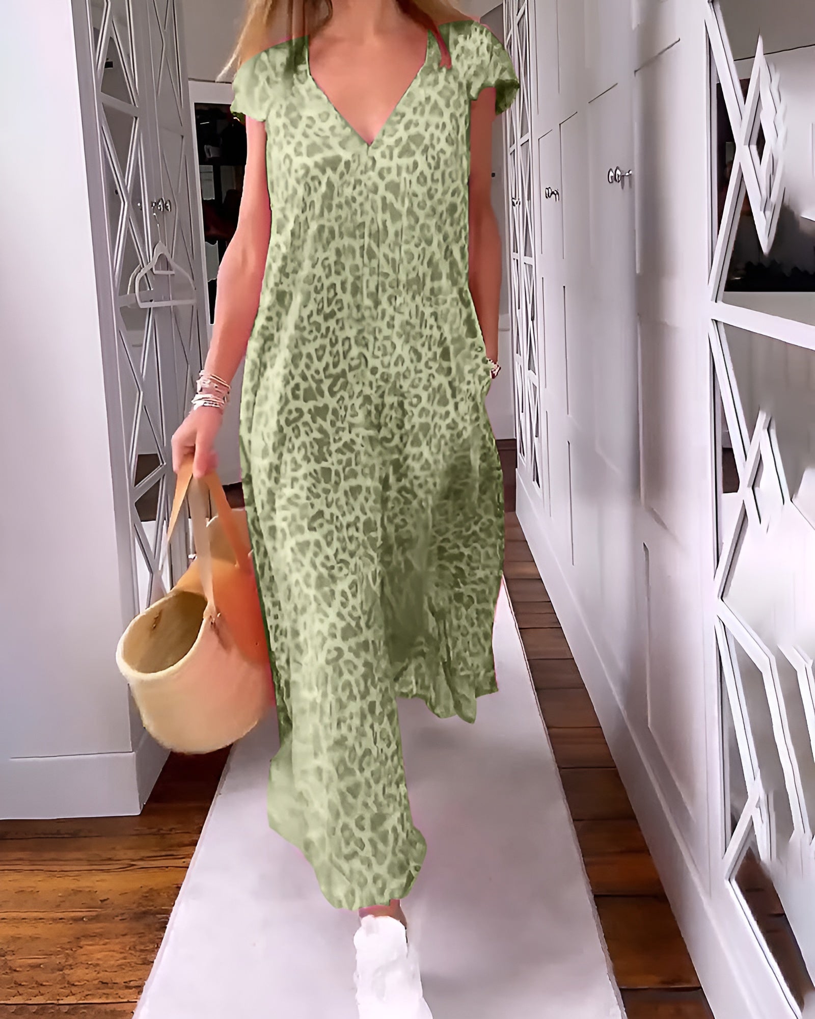 Véronique | Short Sleeve Leopard Print Long V-Neck Dress